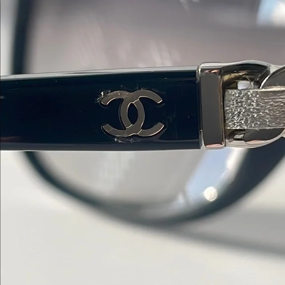 CHANEL Black Sunglasses with Chain Accent - Picture 7 of 9